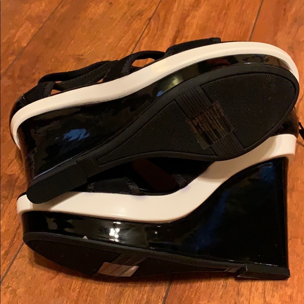 Platforms - Picture 3 of 3